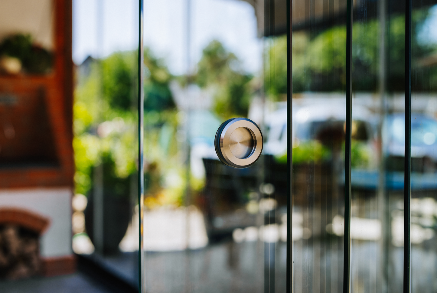 VISTA ajtó és üvegfal
