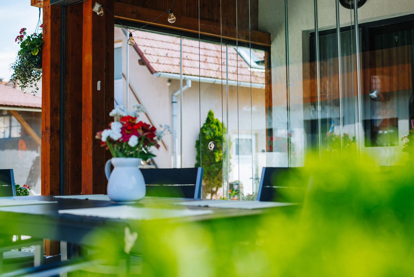 VISTA ajtó és üvegfal