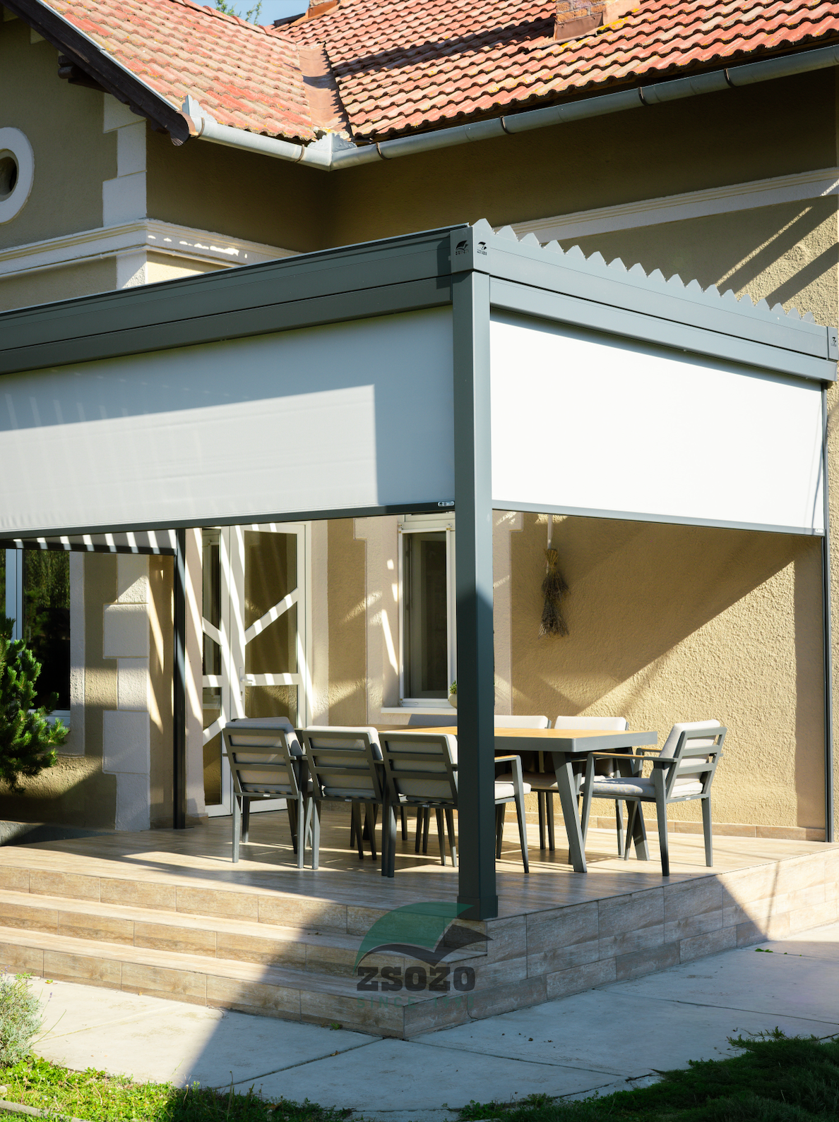 Homlokzati textil árnyékoló