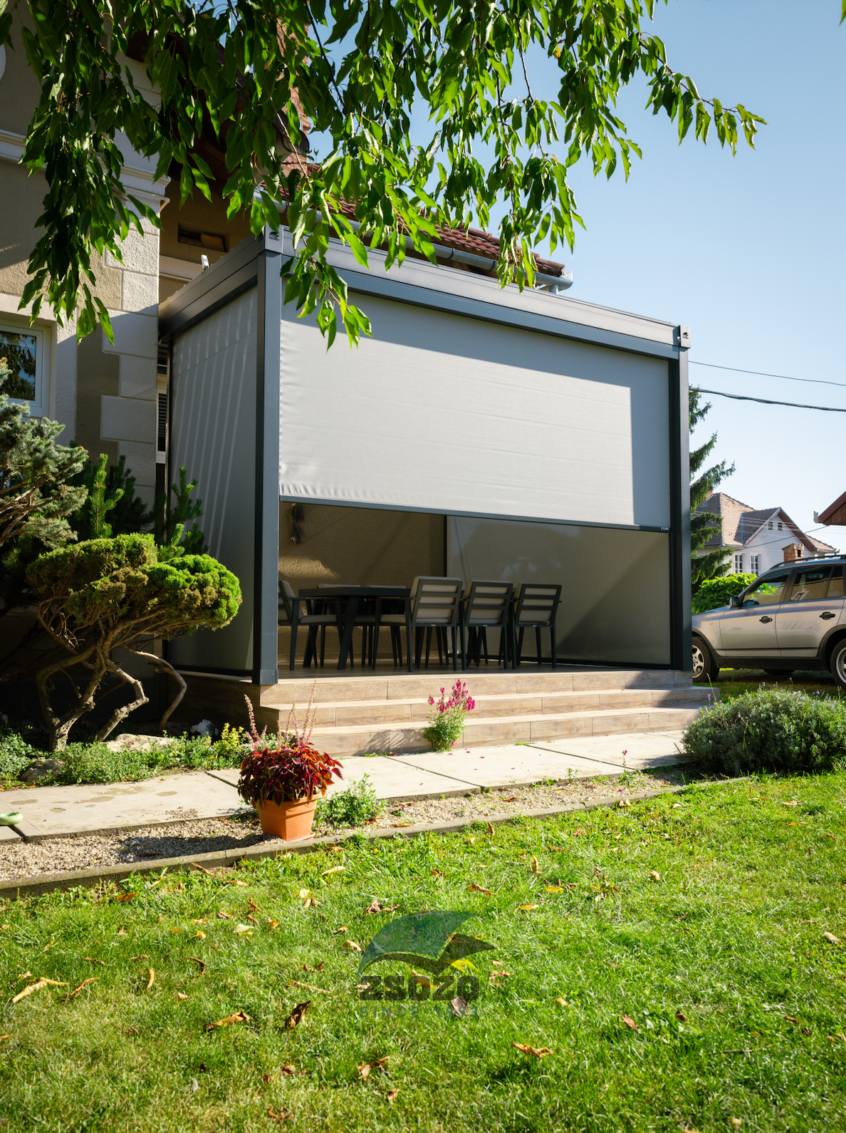 Homlokzati textil árnyékoló