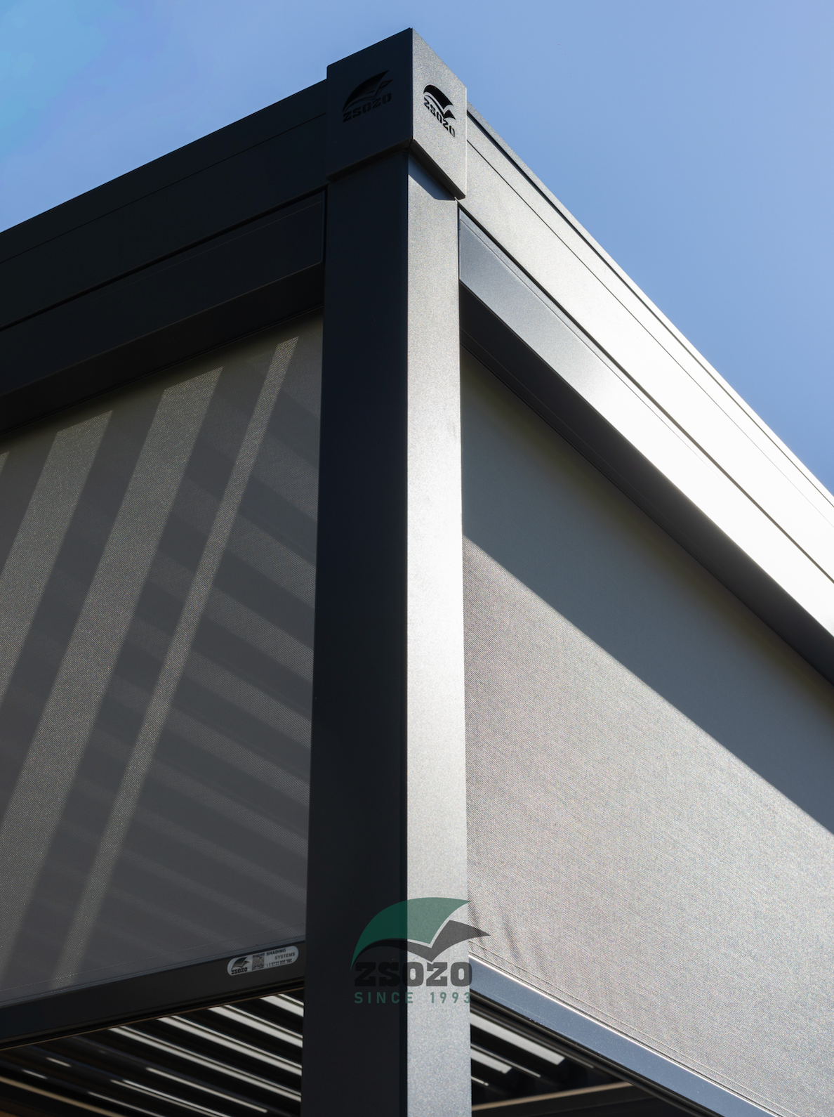 Homlokzati textil árnyékoló