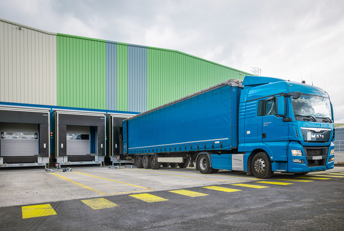 Loading ramps, dock shelters, dock houses